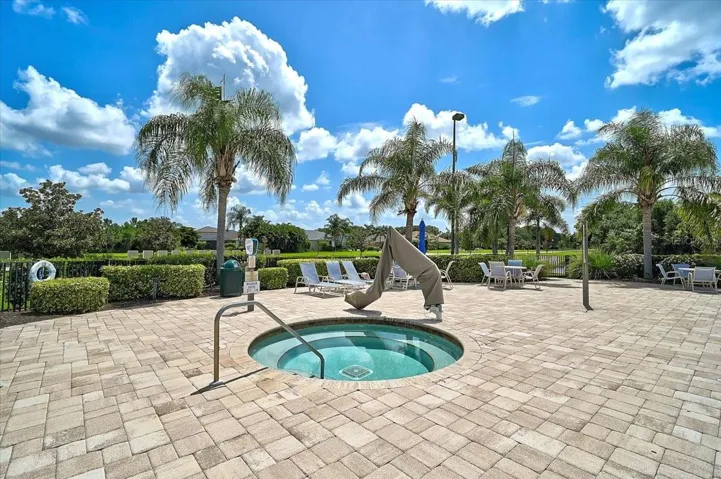 CLUBHOUSE SPA