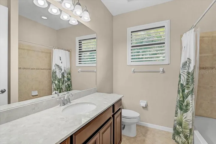 BATHROOM 2