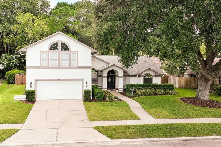 Beautifully updated Lake Mary Pool Home!