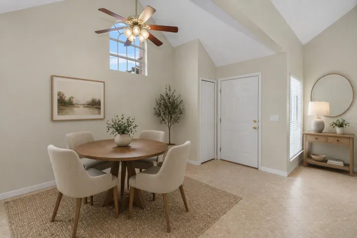Entry - Virtually Staged