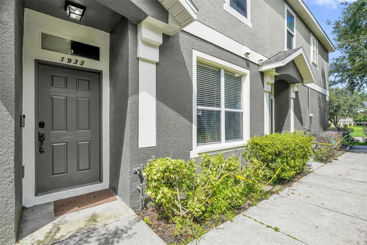 Welcome Home to 1933 Estancia Cir, Kissimmee, FL 34741