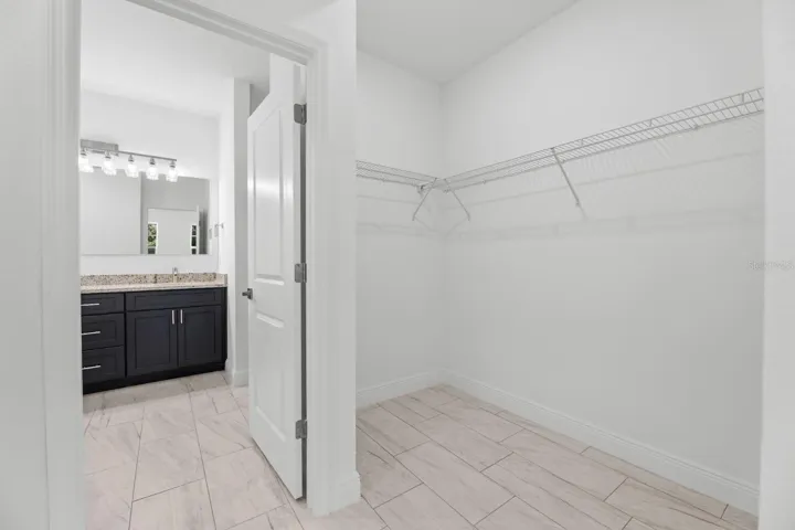 MASTER BATH/CLOSET