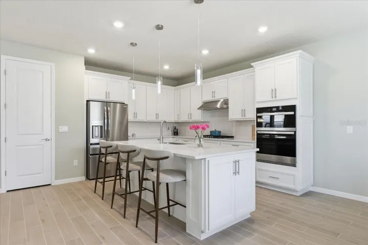 QUARTZ COUNTERS