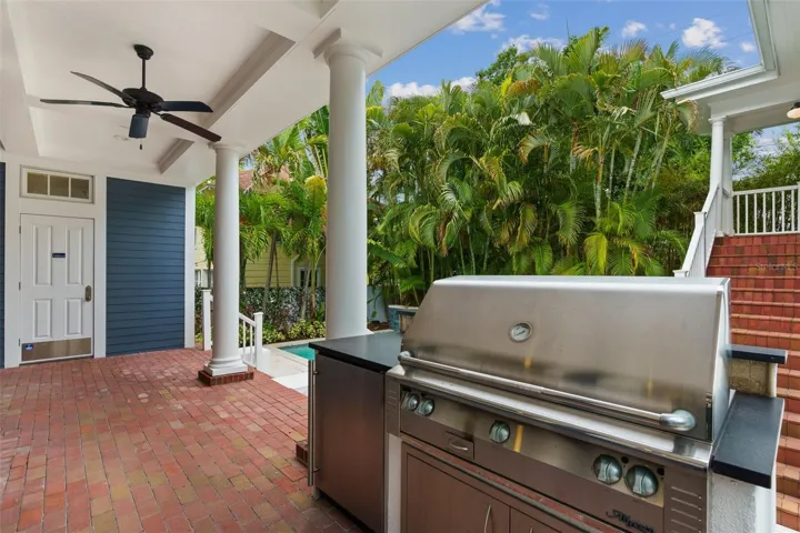 Outdoor Kitchen