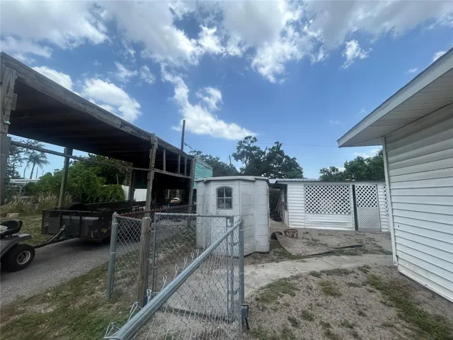Side Yard/Backyard