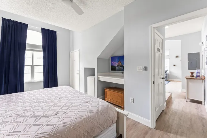Primary Bedroom - Master suite