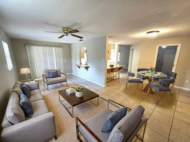 Staged Fam Room