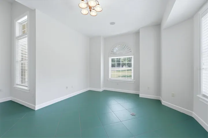 Flexible bedroom, office, or hobby room
