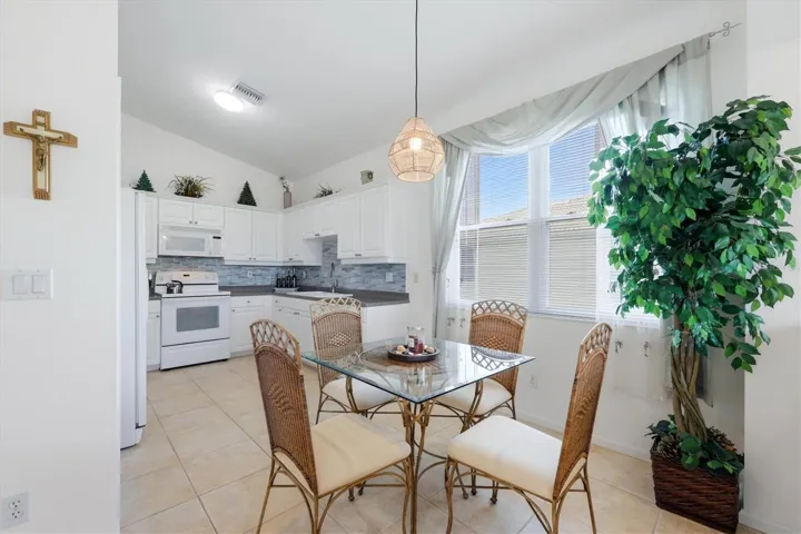 Kitchen/Dinette