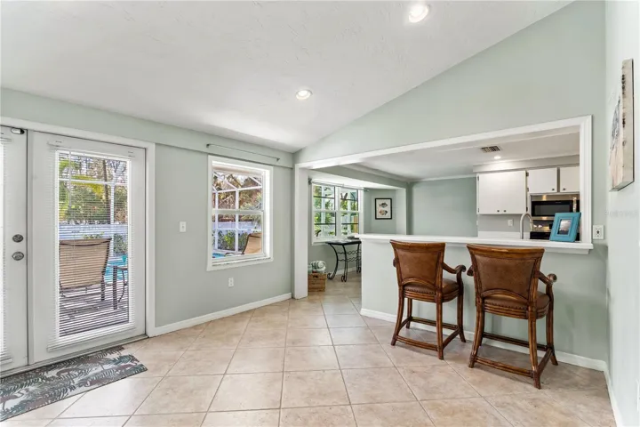 Breakfast bar in kitchen