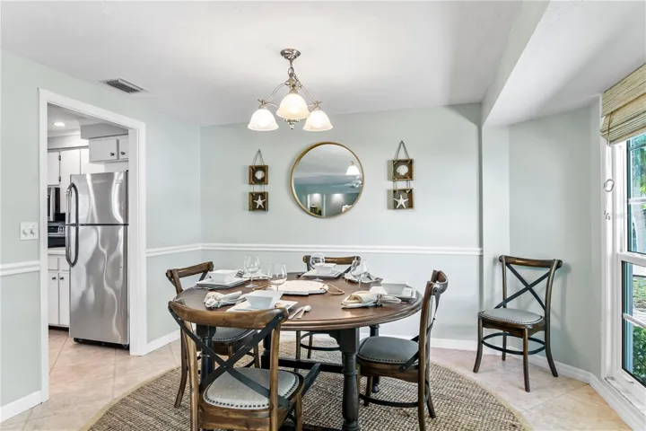 Dining area off the kitchen