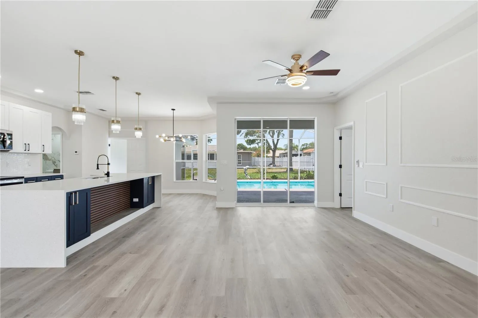 Kitchen - Living room