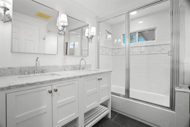 Guest bath with double sinks