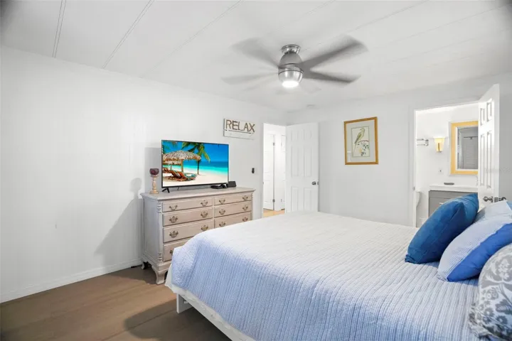 Primary bed with ensuite