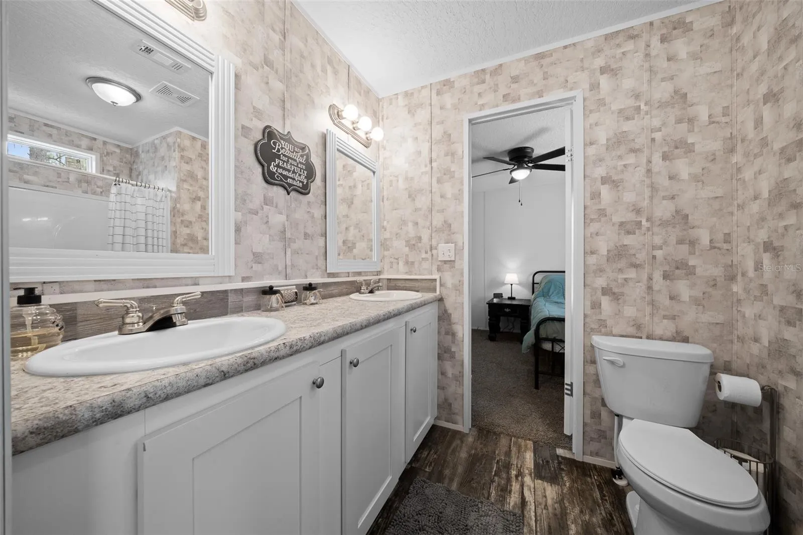 Jack and Jill Bath between Bed 3 &amp; Bed 4