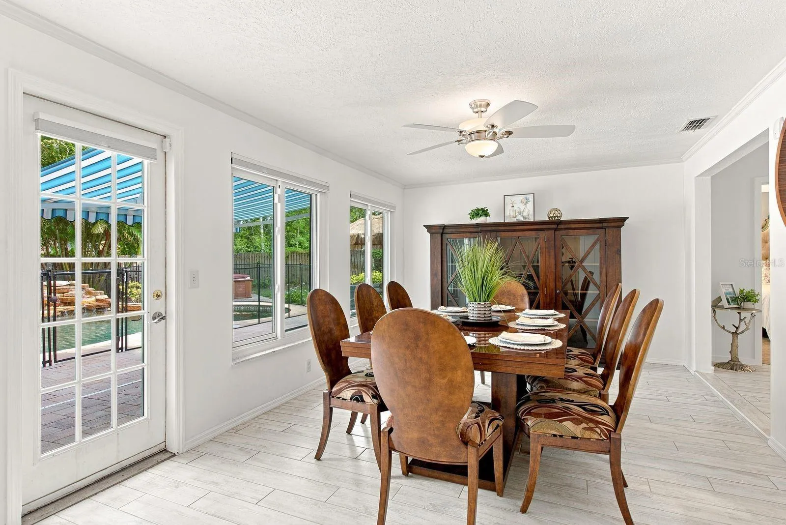Dining / Flex Space