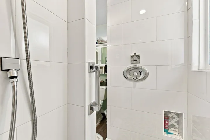 2nd Primary Bath