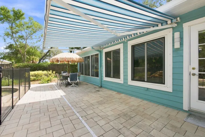 Custom Sunsetter Automatic Shade