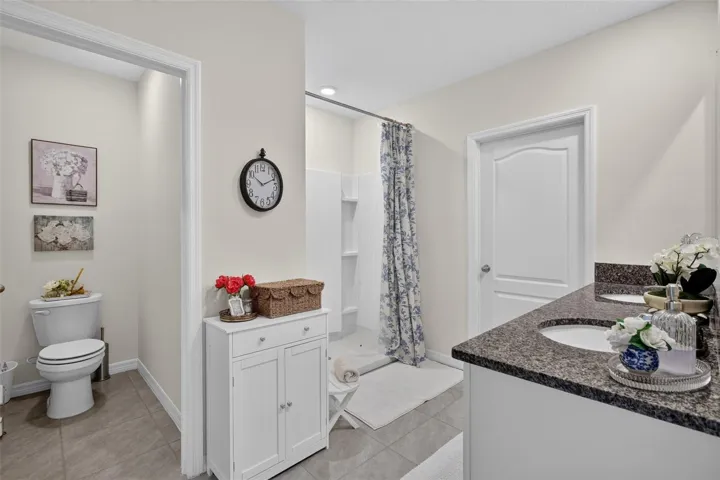 En-suite bathroom