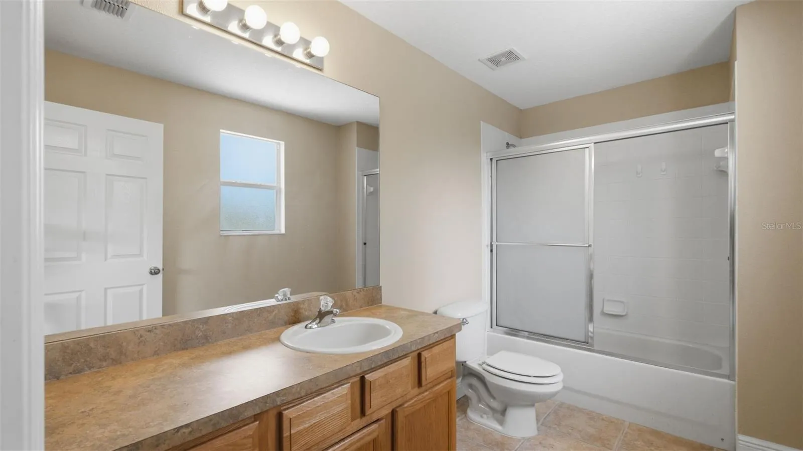 Bathroom #4 - Upstairs
