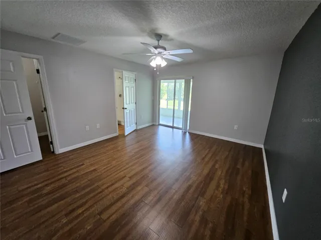 Primary_Bedroom.2
