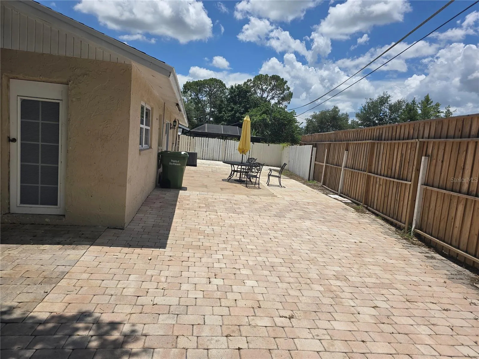 Second entrance to backyard