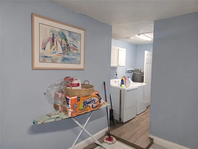 IN GARAGE LAUNDRY ROOM