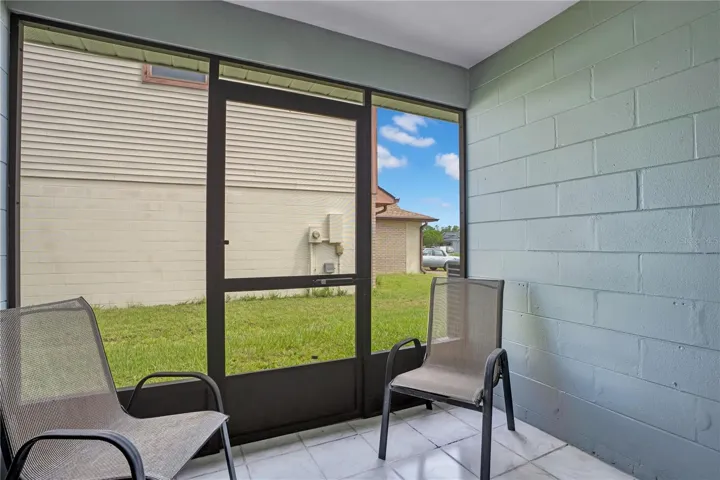 Side Lanai