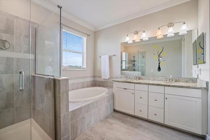 SOAKING TUB