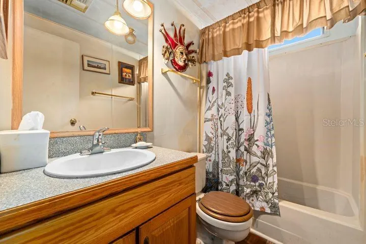 2nd Bathroom