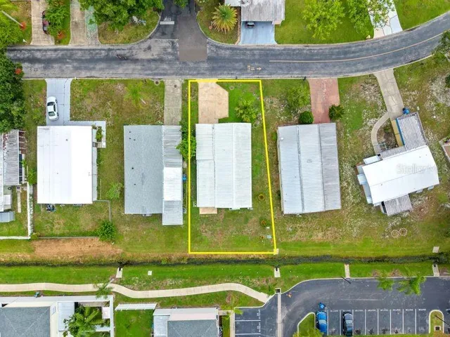 Drone picture of multiple neightbors.