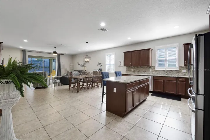 OPEN FLOOR PLAN