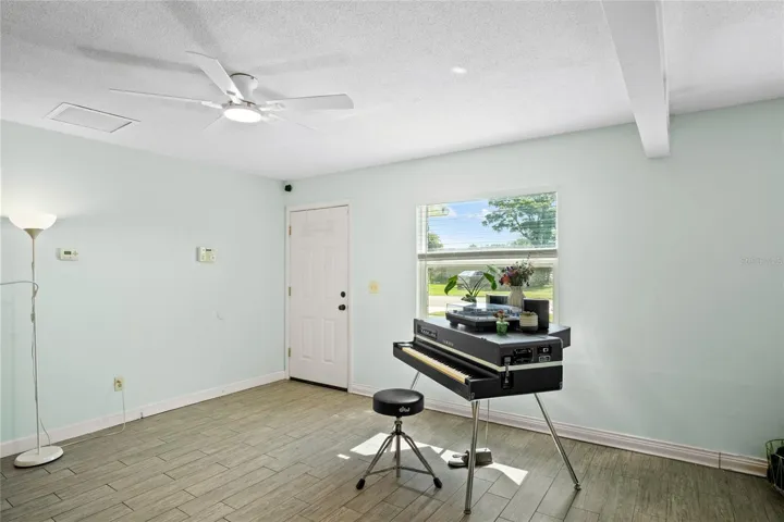 The tile floor will make it easy for keeping the floor clean.