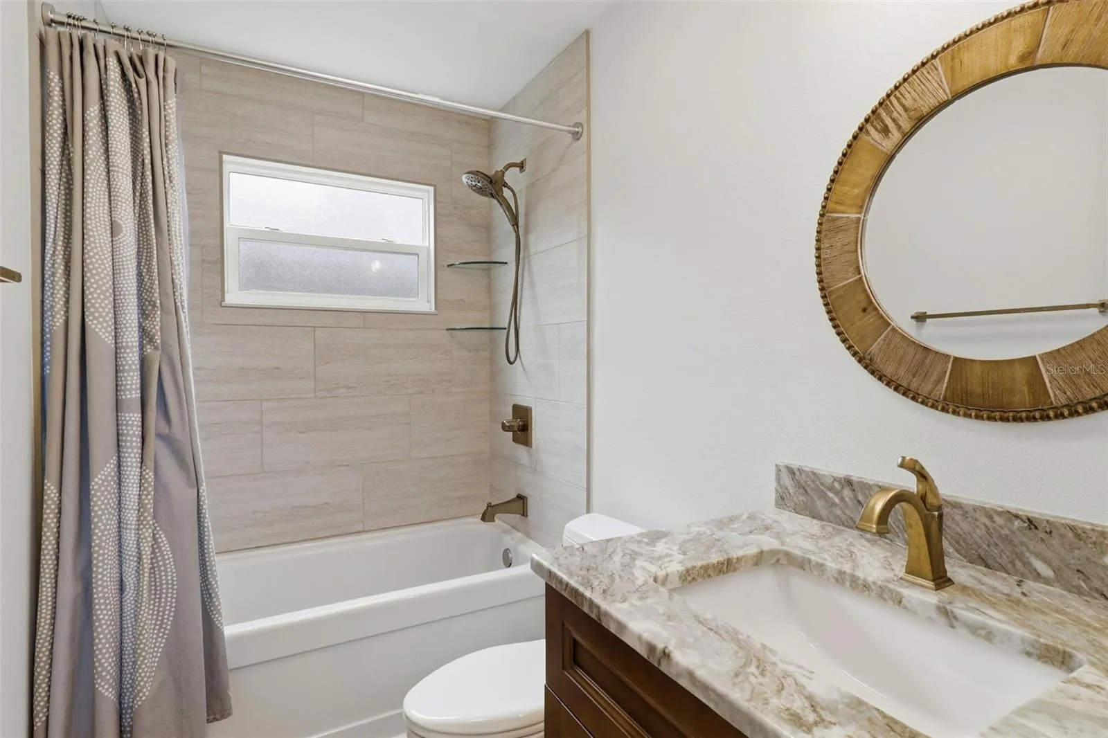 Primary bathroom ensuite