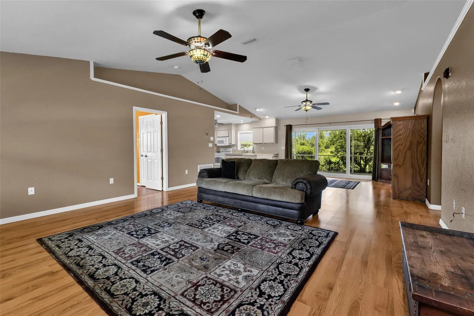 Great room with cathedral ceilings