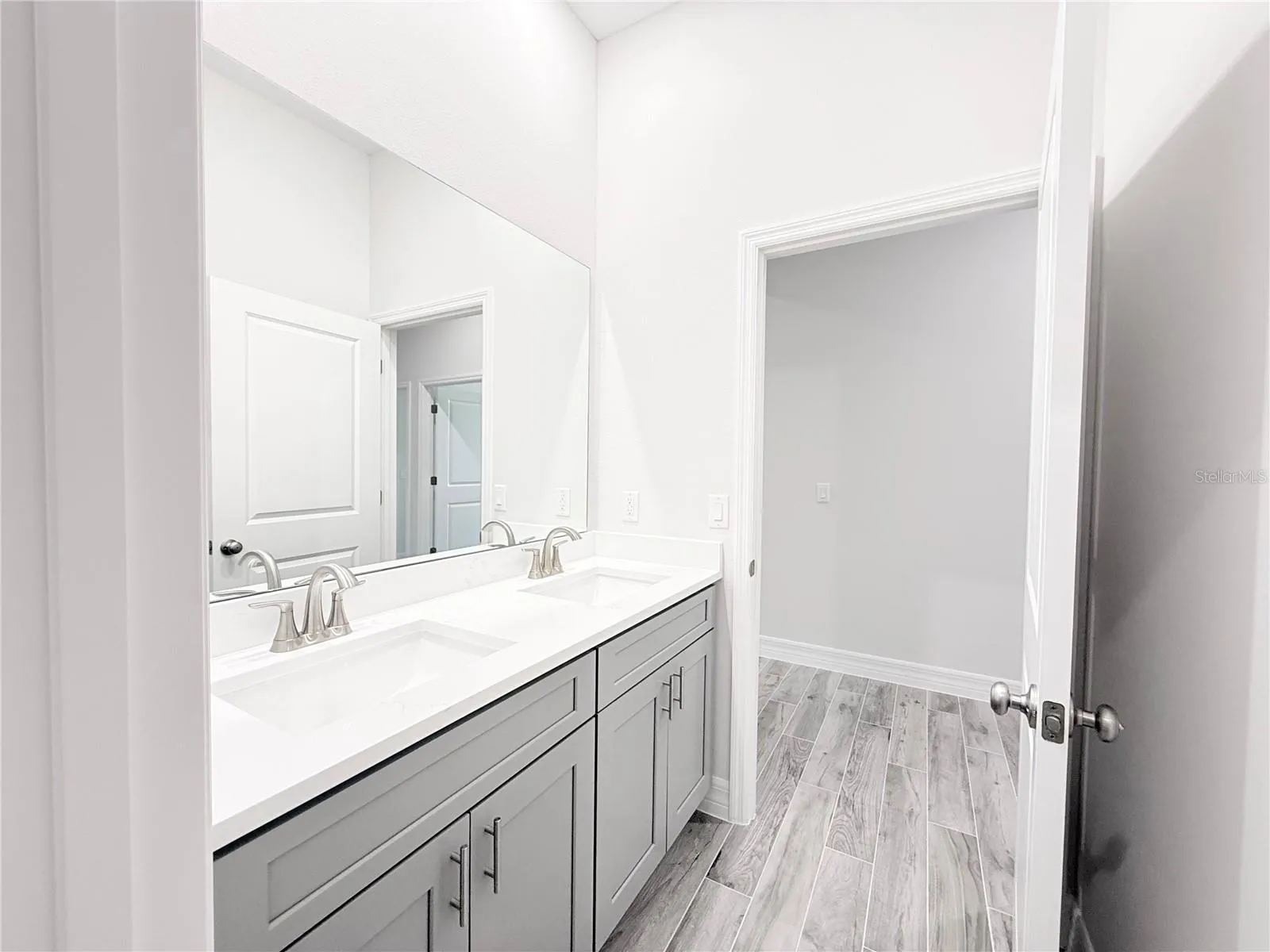 2nd Bathroom