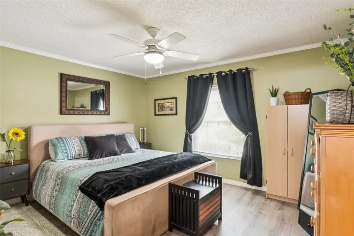 Secondary bedroom