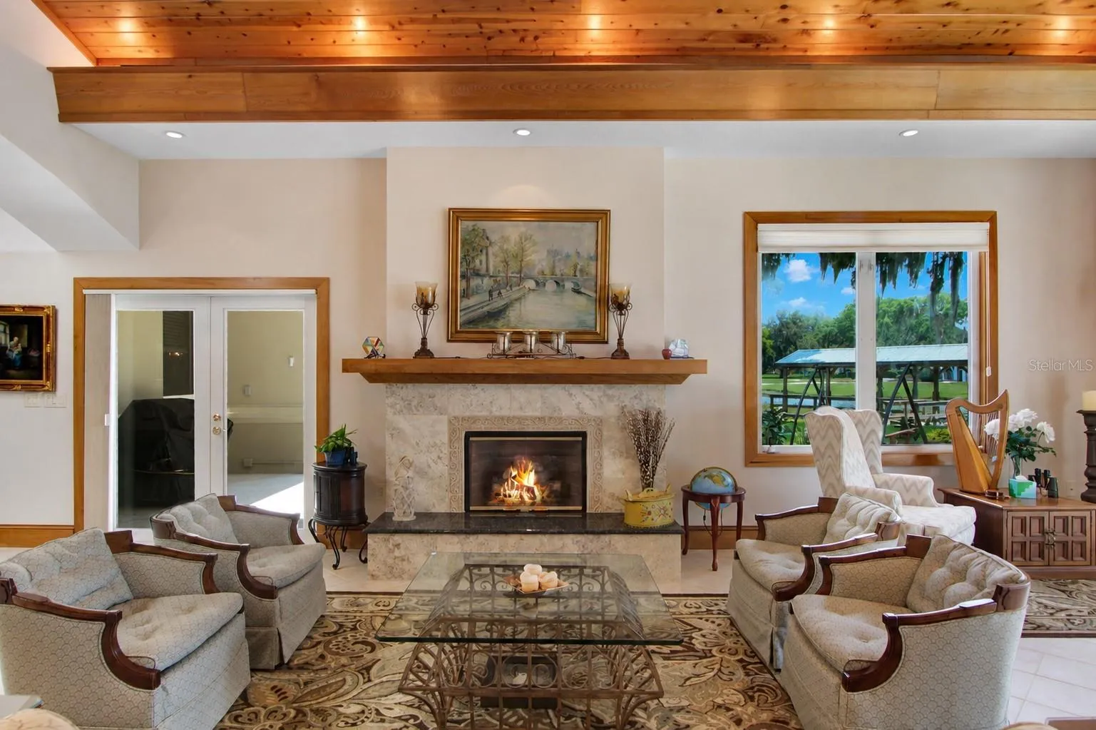 Living opens to the lake