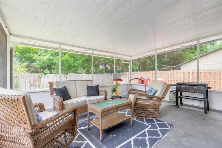 Screened in patio