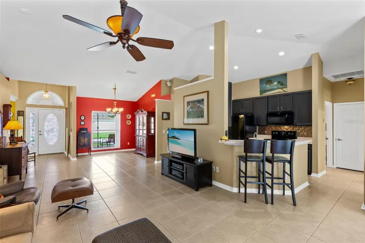 Living room/ Kitchen