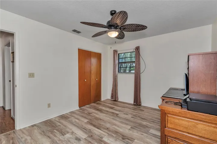 Guest bedroom