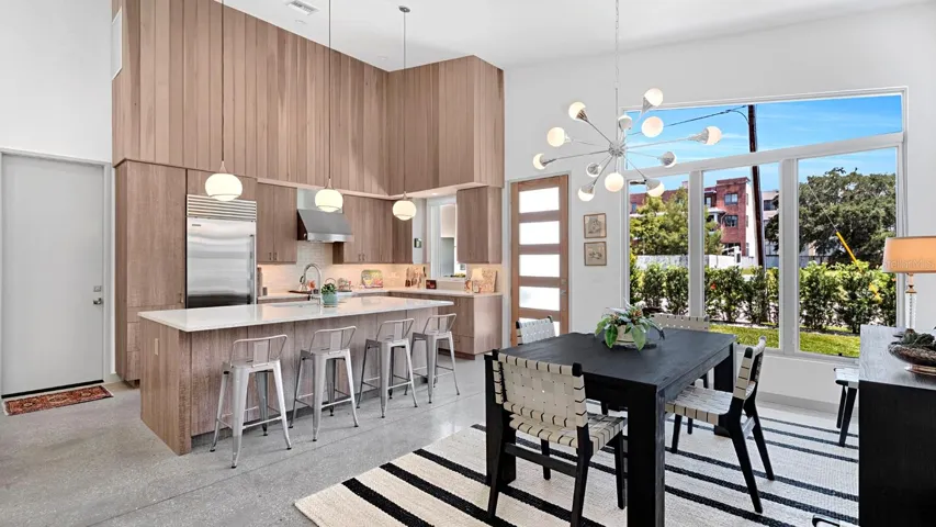 Kitchen/Dining