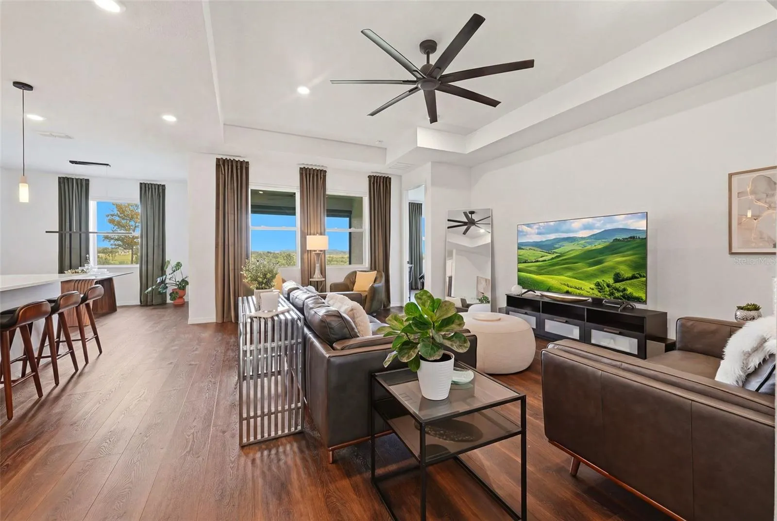 Easy Living -  Custom Interior -Tray Ceiling -Composite Hard Flooring10 ft ceilings - Drapes and Shades on windows