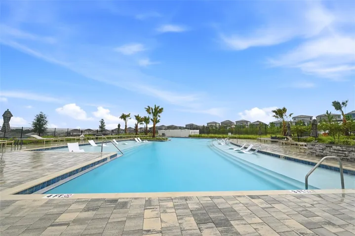 2 REsort style POOLS