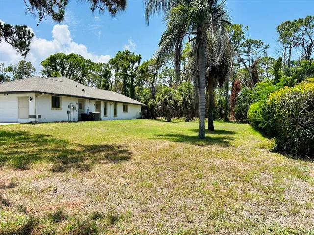 Front Right side yard