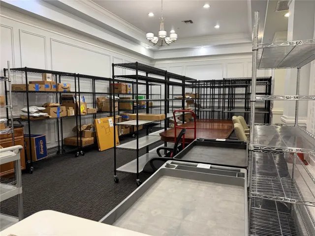 Building package holding