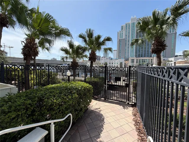 Pedestrian access to waterfront walk