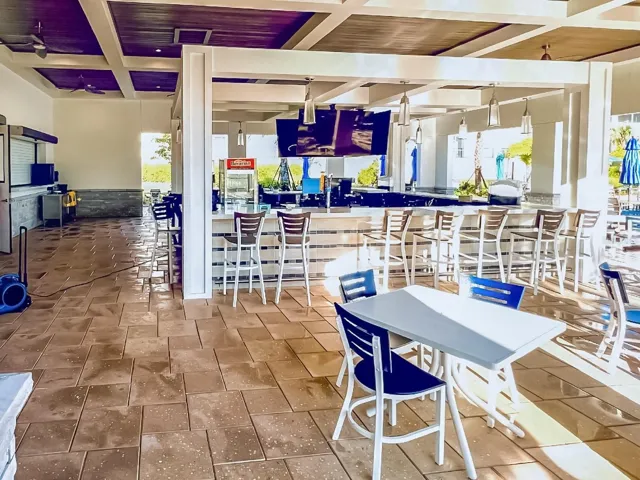 Retreat Club Bar / Grill