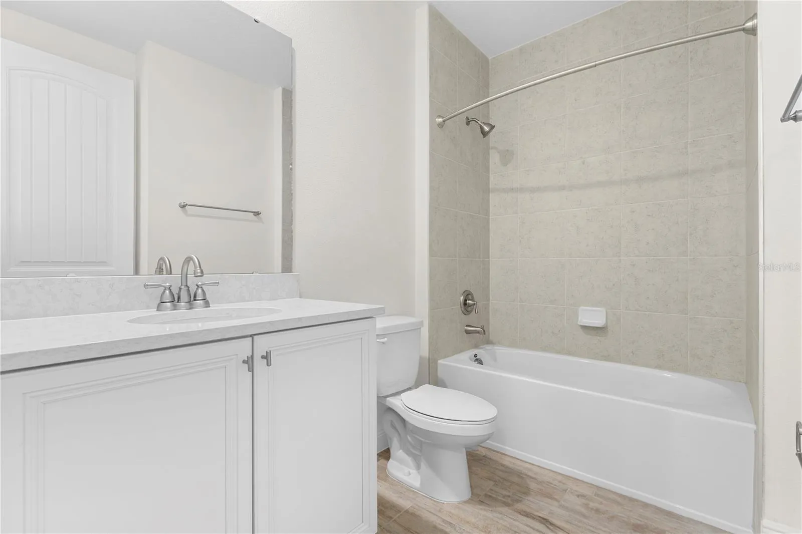 Bathroom 2 (upstairs)