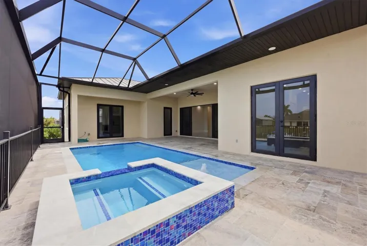 Extra Large Lanai with Non-slip Tile